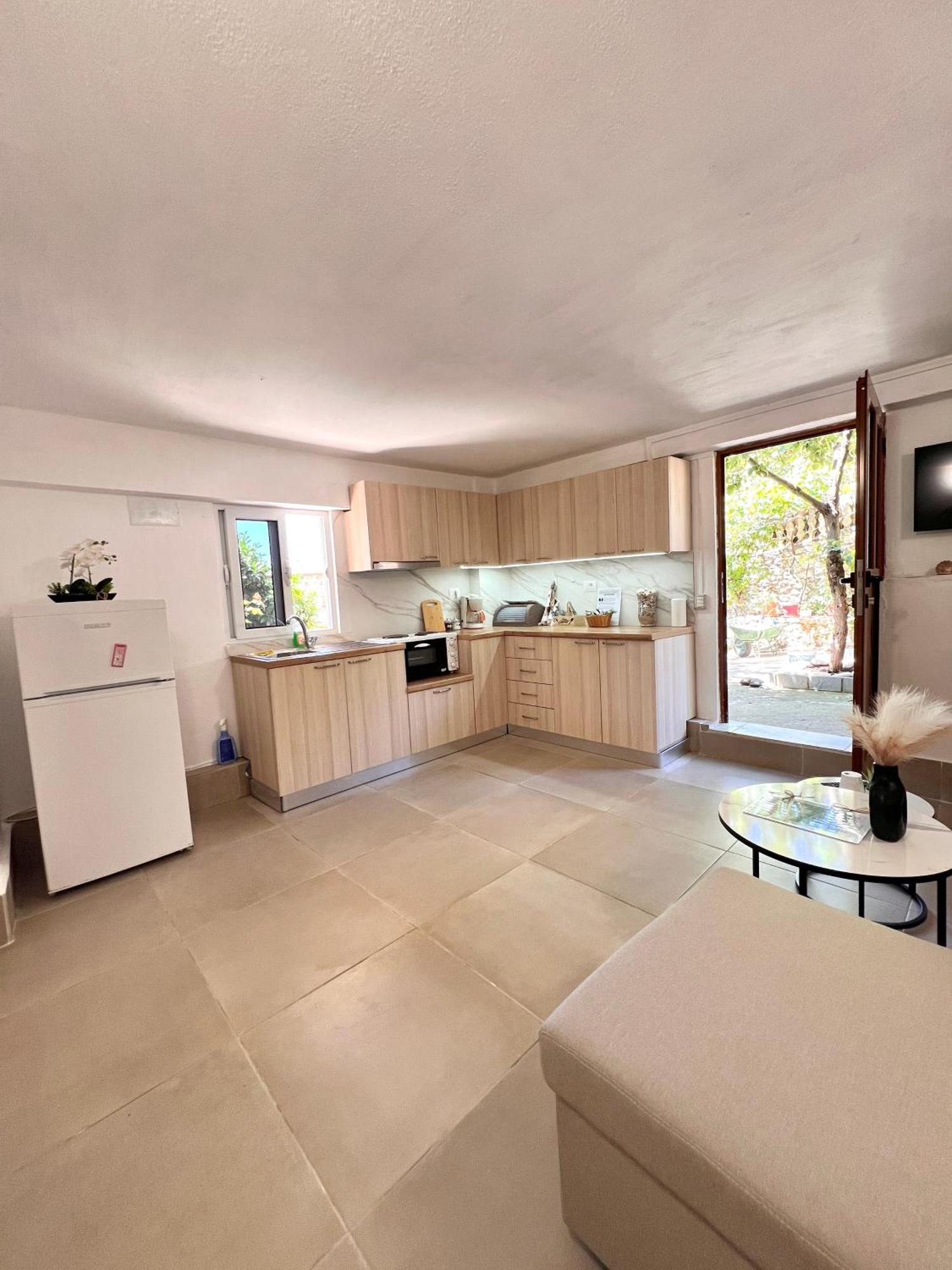 Petra Oliva Apartment *